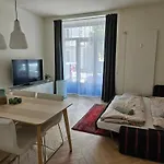 New 2 Bedroom - 15min From Paradeplatz