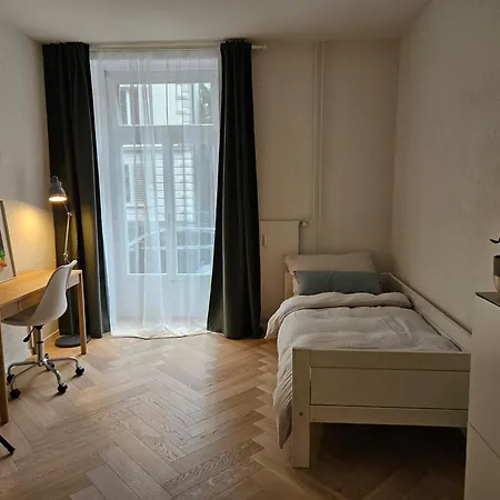 Apartment New 2 Bedroom - 15min From Paradeplatz *