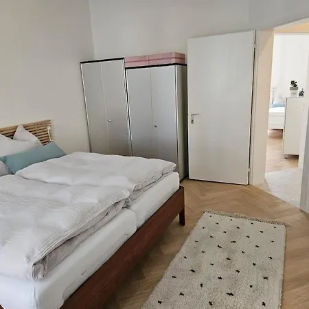 New 2 Bedroom - 15min From Paradeplatz 아파트