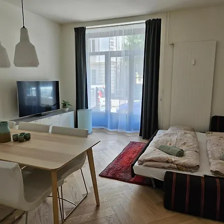 New 2 Bedroom - 15min From Paradeplatz