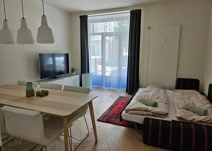 New 2 Bedroom - 15min From Paradeplatz