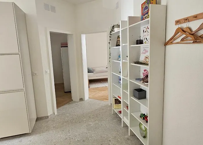 New 2 Bedroom - 15min From Paradeplatz